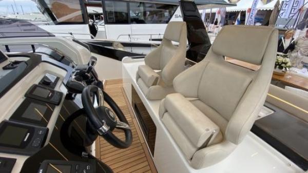 Yacht BOOT Neu Designen - Beziehen - Gestalten
